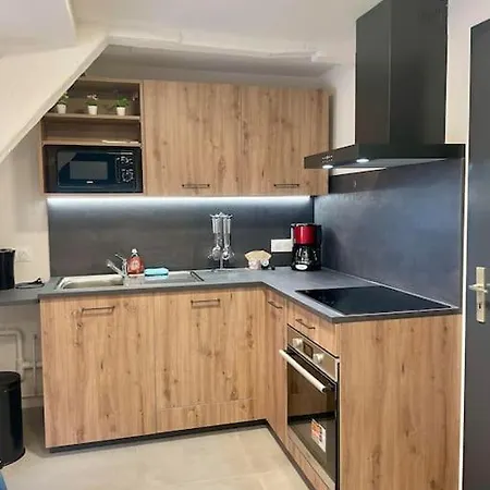 Cosy Au Centre-ville Avec Garage Apartment *